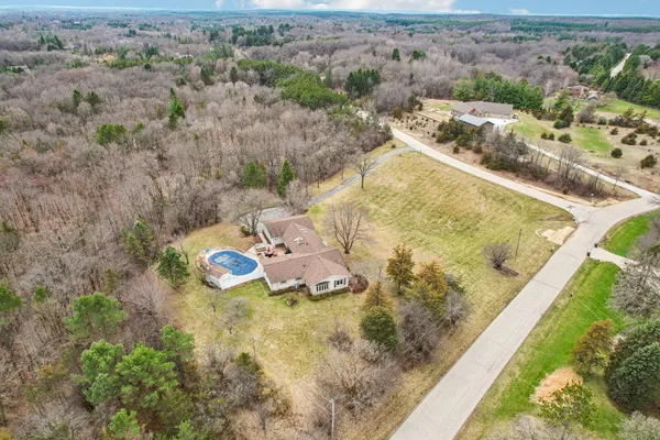 $675,000 | W338-s4370 Drumlin Drive, Dousman, WI 53118
