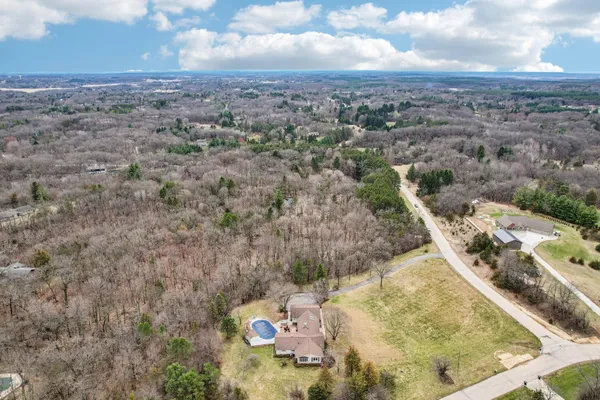 $675,000 | W338-s4370 Drumlin Drive, Dousman, WI 53118