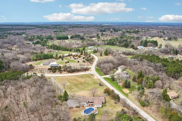 $675,000 | W338-s4370 Drumlin Drive, Dousman, WI 53118
