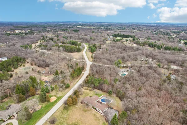 $675,000 | W338-s4370 Drumlin Drive, Dousman, WI 53118