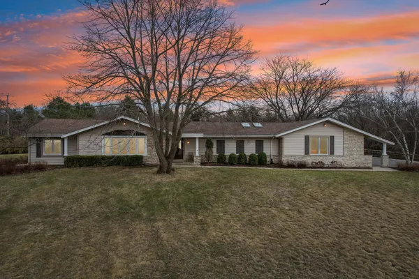 $675,000 | W338-s4370 Drumlin Drive, Dousman, WI 53118