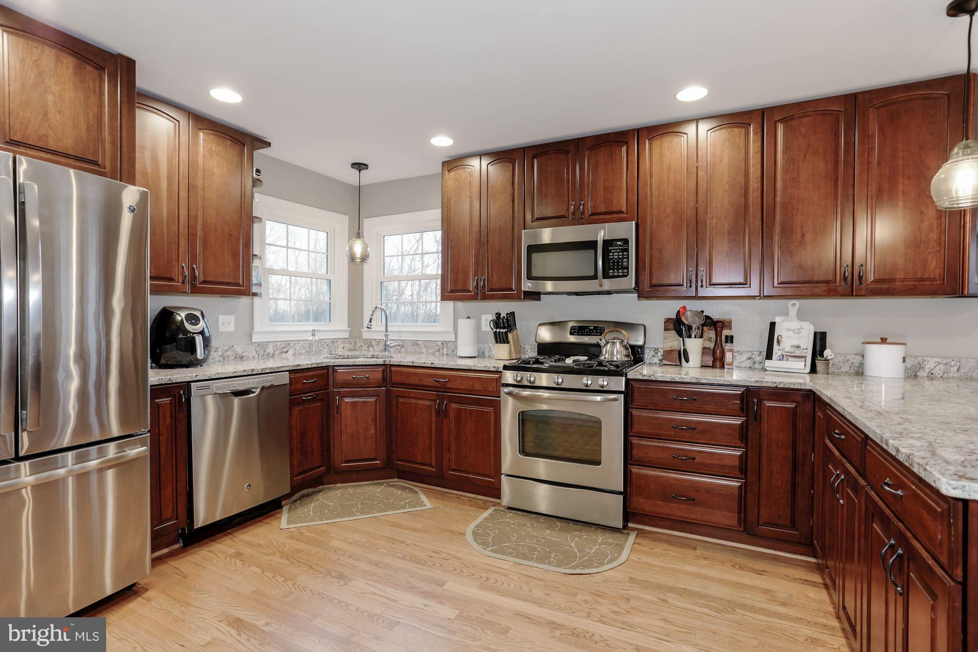 7163 Baldwin Ridge Road Warrenton, VA 20187 - Photo 5 of 35 All Stainless Steel Appliances