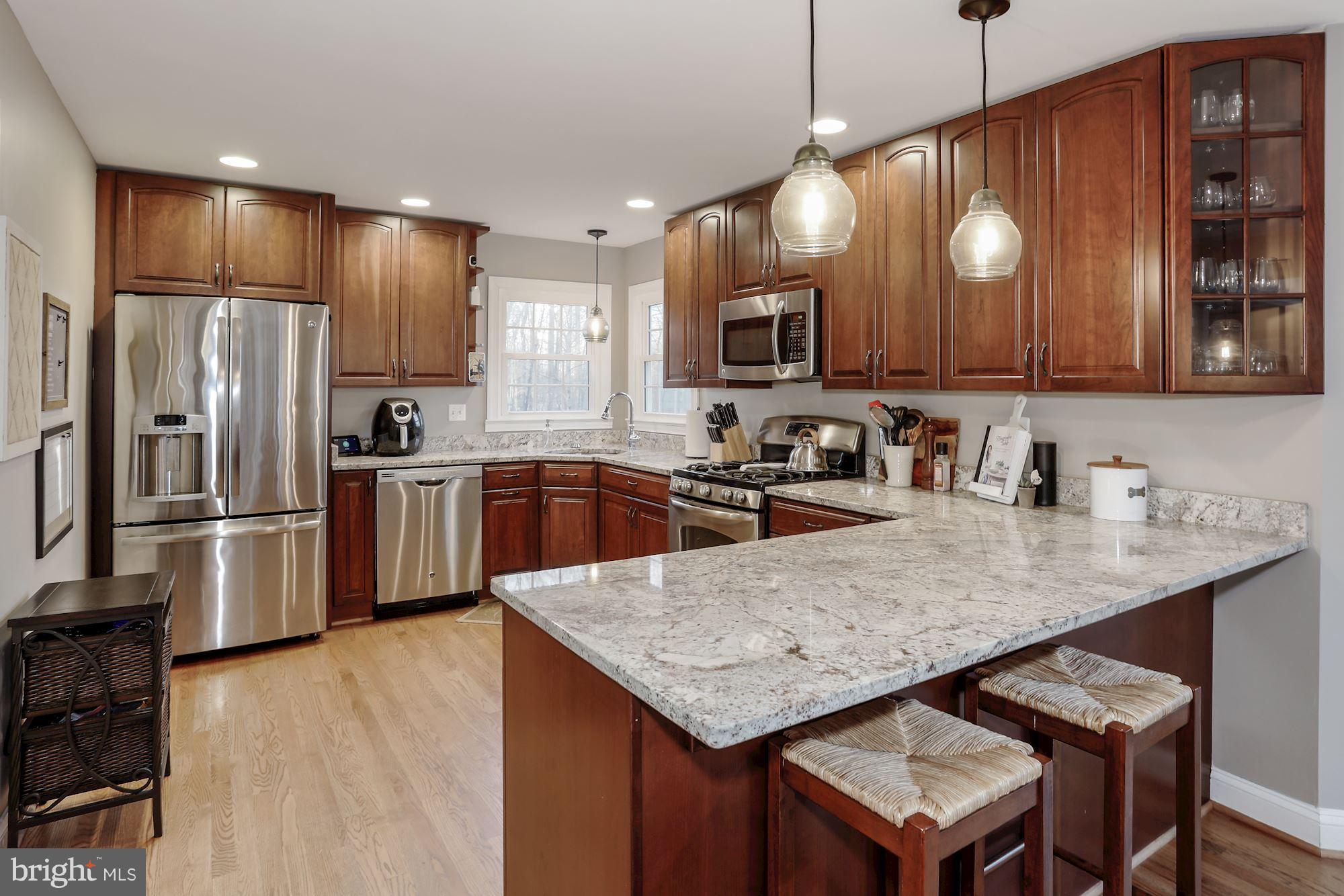 7163 Baldwin Ridge Road Warrenton, VA 20187 - Photo 7 of 35 Gorgeous Granite Counter Tops & Beautiful Cabinets
