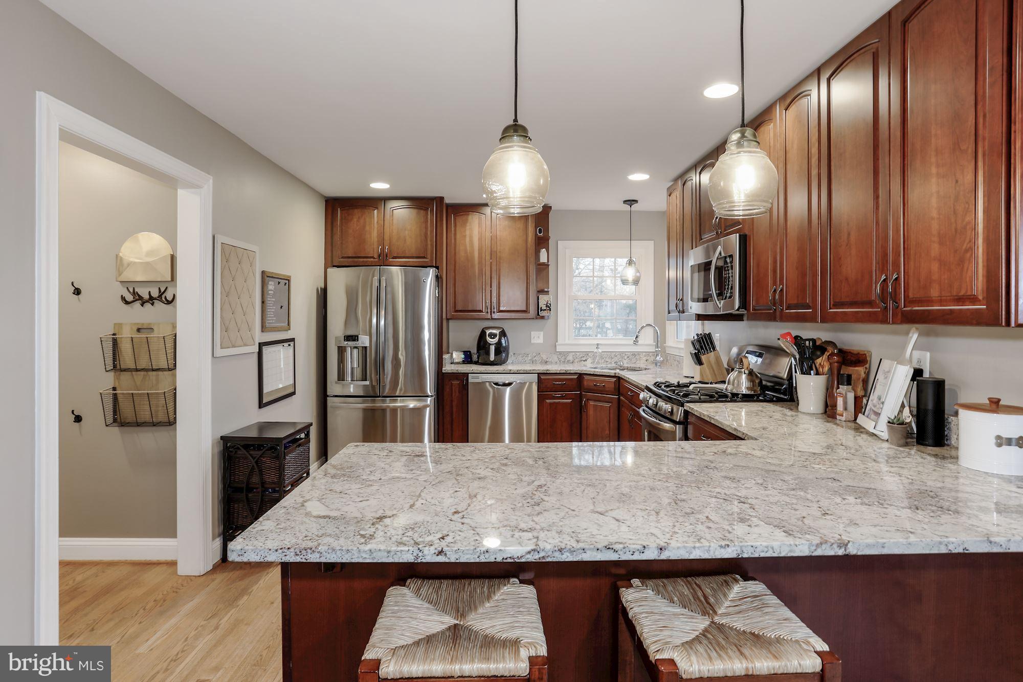 7163 Baldwin Ridge Road Warrenton, VA 20187 - Photo 8 of 35 Nice Breakfast Bar