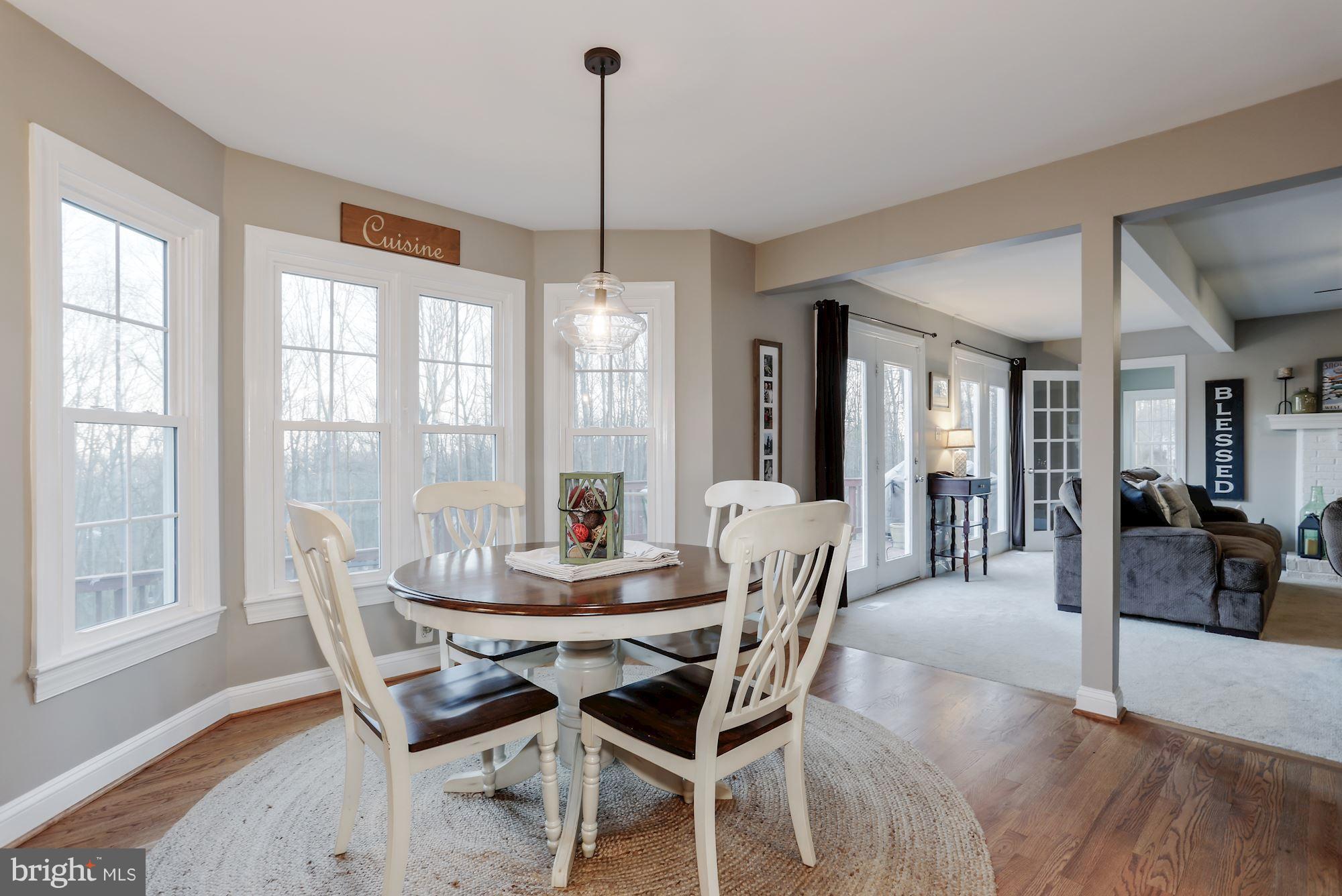 7163 Baldwin Ridge Road Warrenton, VA 20187 - Photo 10 of 35 Bright and Cheery Eat in Kitchen area