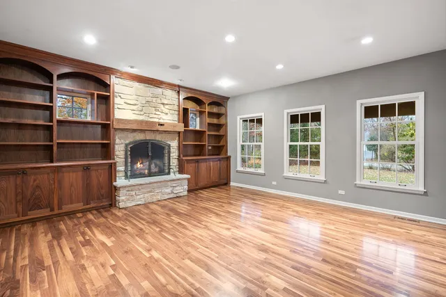 $839,000 | 1292 Oak Trail Drive, Libertyville, IL 60048