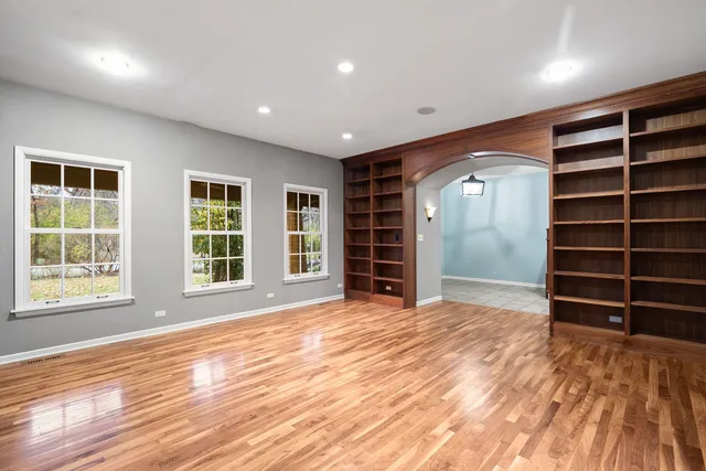 $839,000 | 1292 Oak Trail Drive, Libertyville, IL 60048