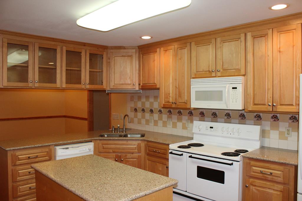 2498 Tindil Creek Road Slocomb, AL 36375 - Photo 14 of 49 Kitchen