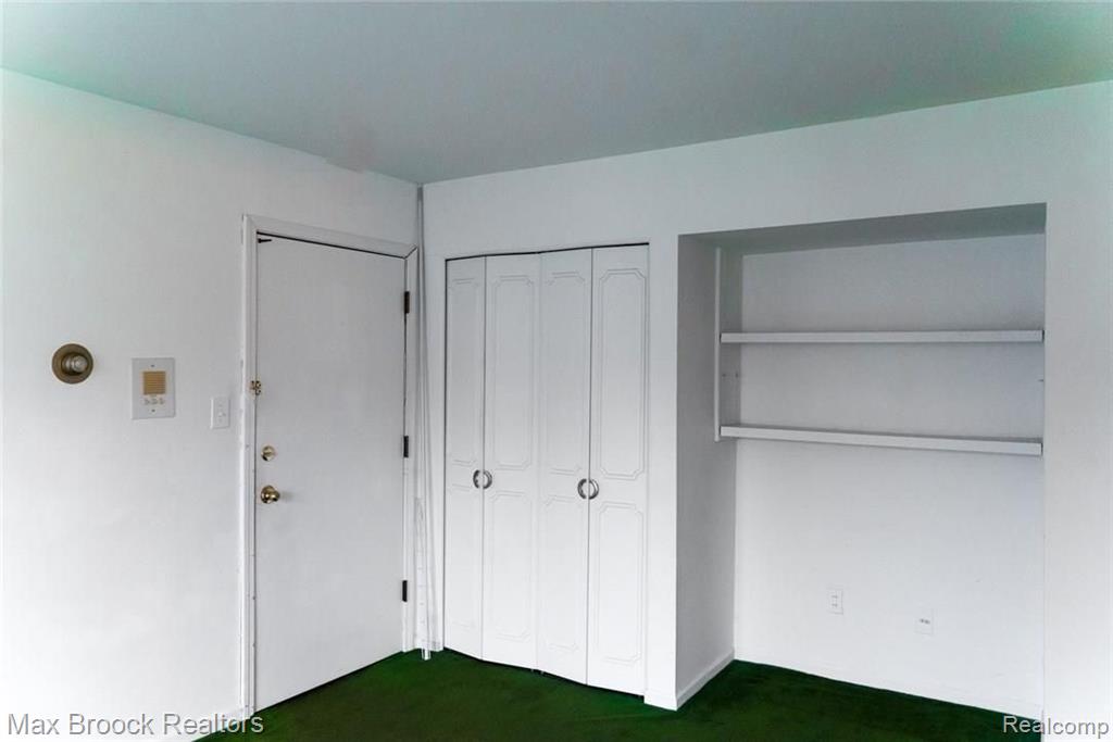 100 West Hickory Grove Road, Unit 4 Bloomfield Hills, MI 48304 - Photo 2 of 11