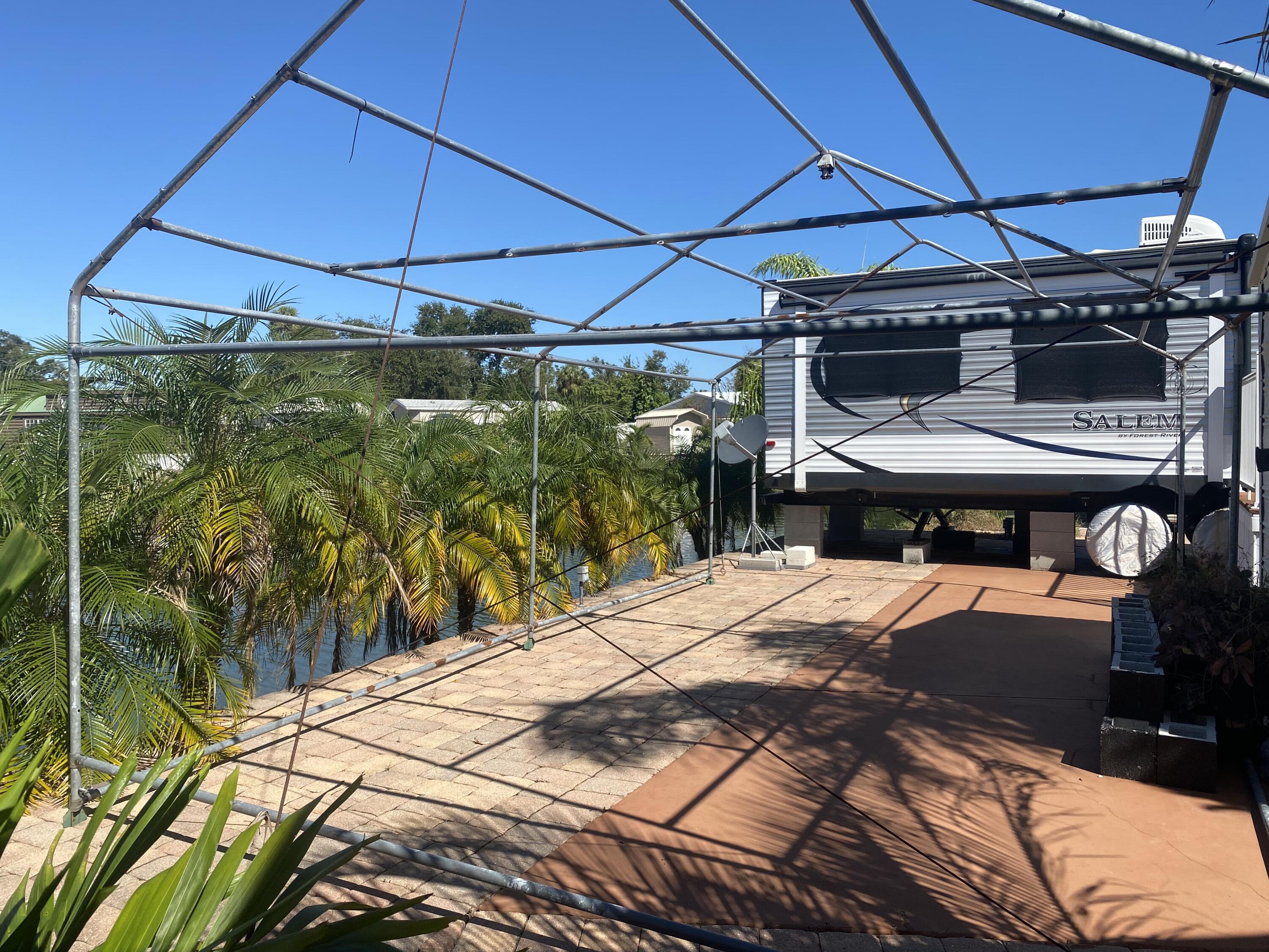 7950 Highway 78, Unit 286 Okeechobee, FL 34974 - Photo 3 of 12 Back