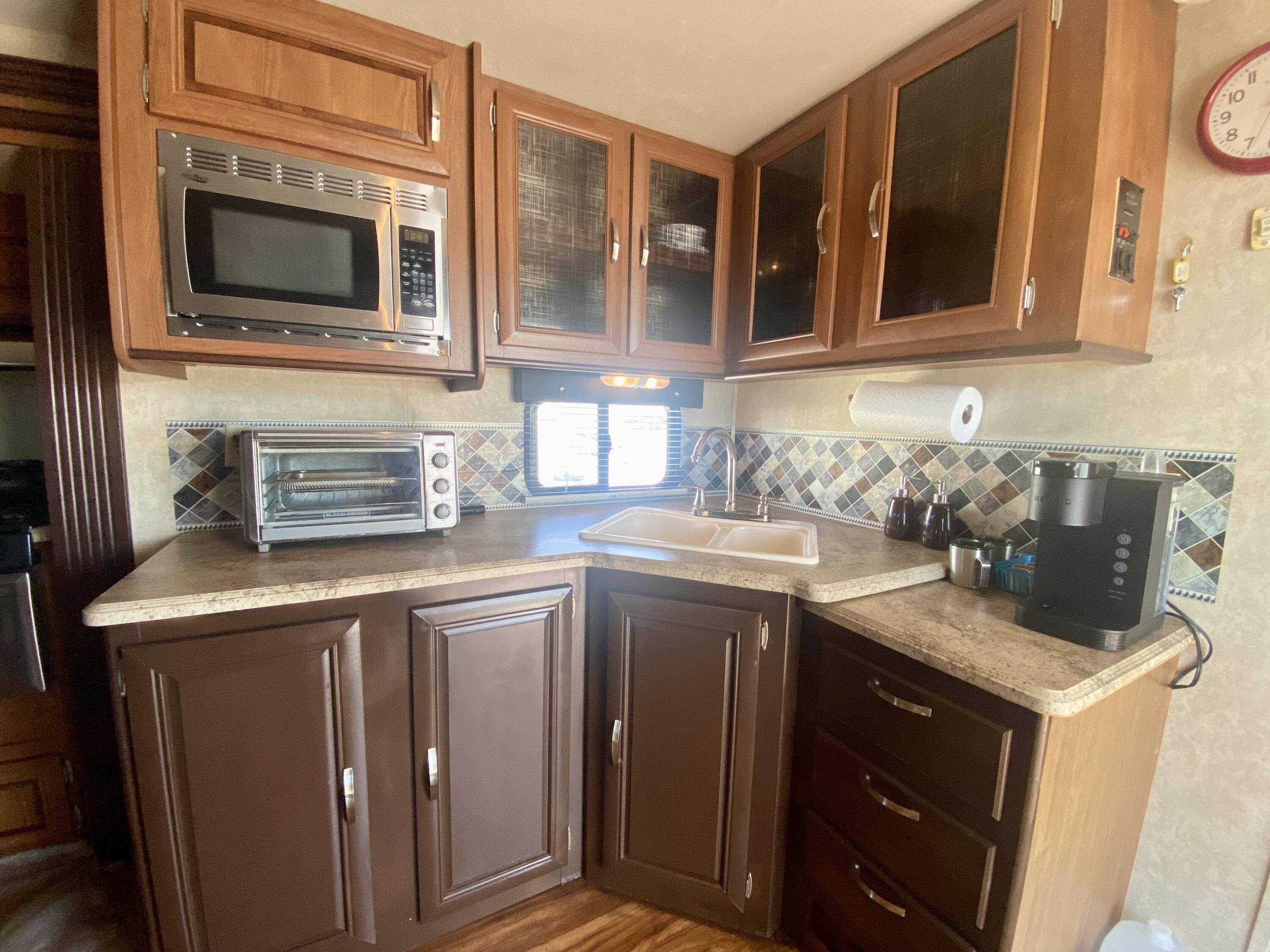 7950 Highway 78, Unit 286 Okeechobee, FL 34974 - Photo 10 of 12 Kitchen