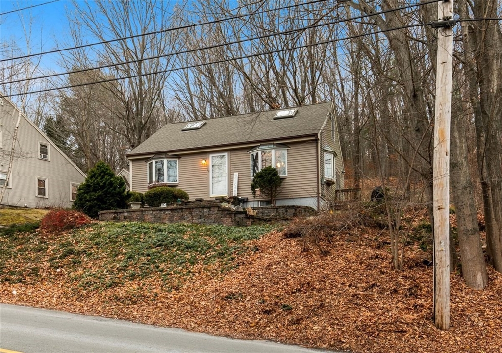 28 Whittier Road Haverhill, MA 01830 - Photo 5 of 38 Gallery Image 5