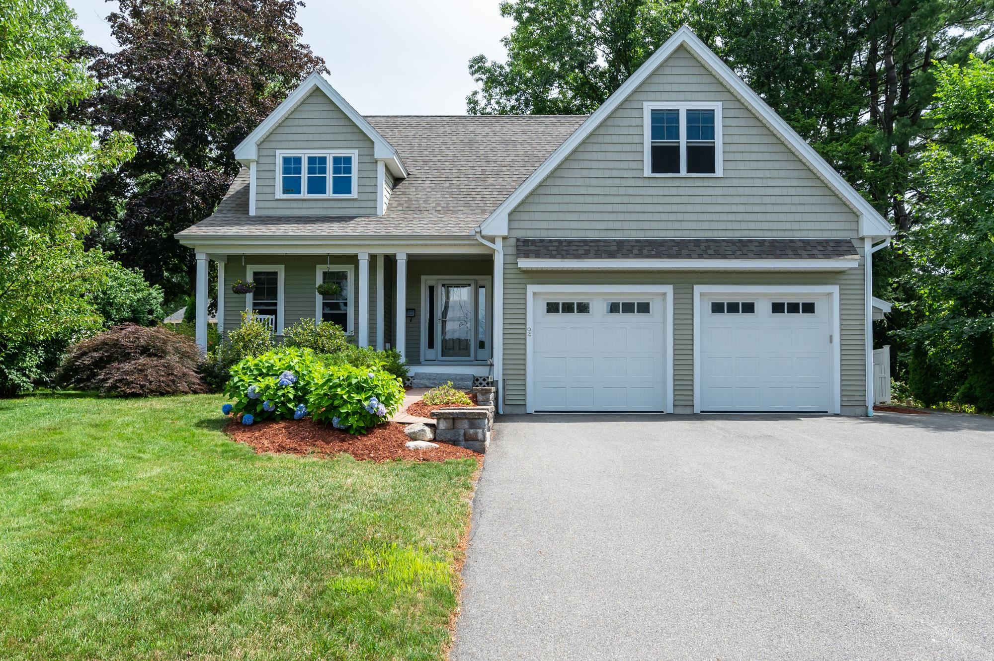 94 Robinson Road Nashua, NH 03060 - Photo 1 of 40