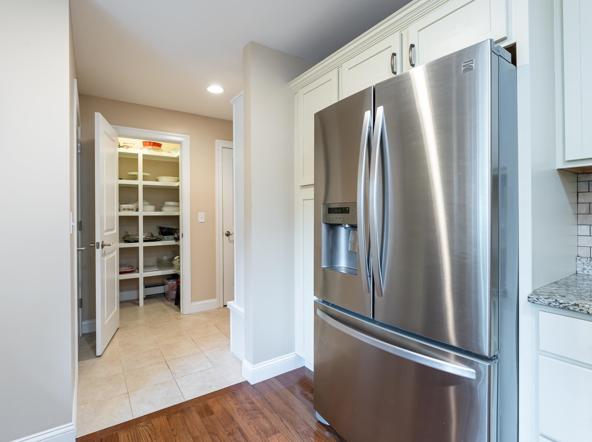 94 Robinson Road Nashua, NH 03060 - Photo 11 of 40