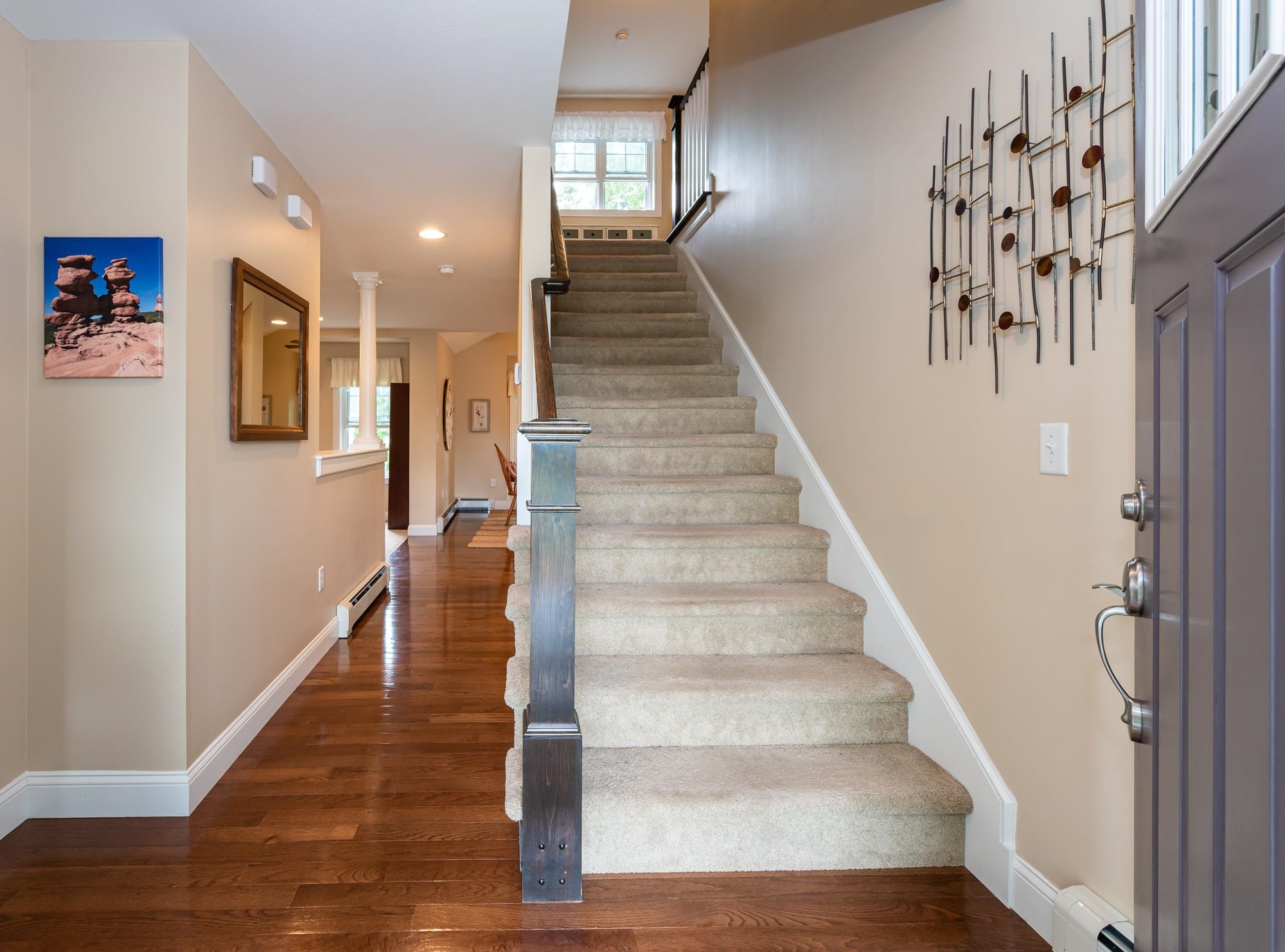 94 Robinson Road Nashua, NH 03060 - Photo 4 of 40