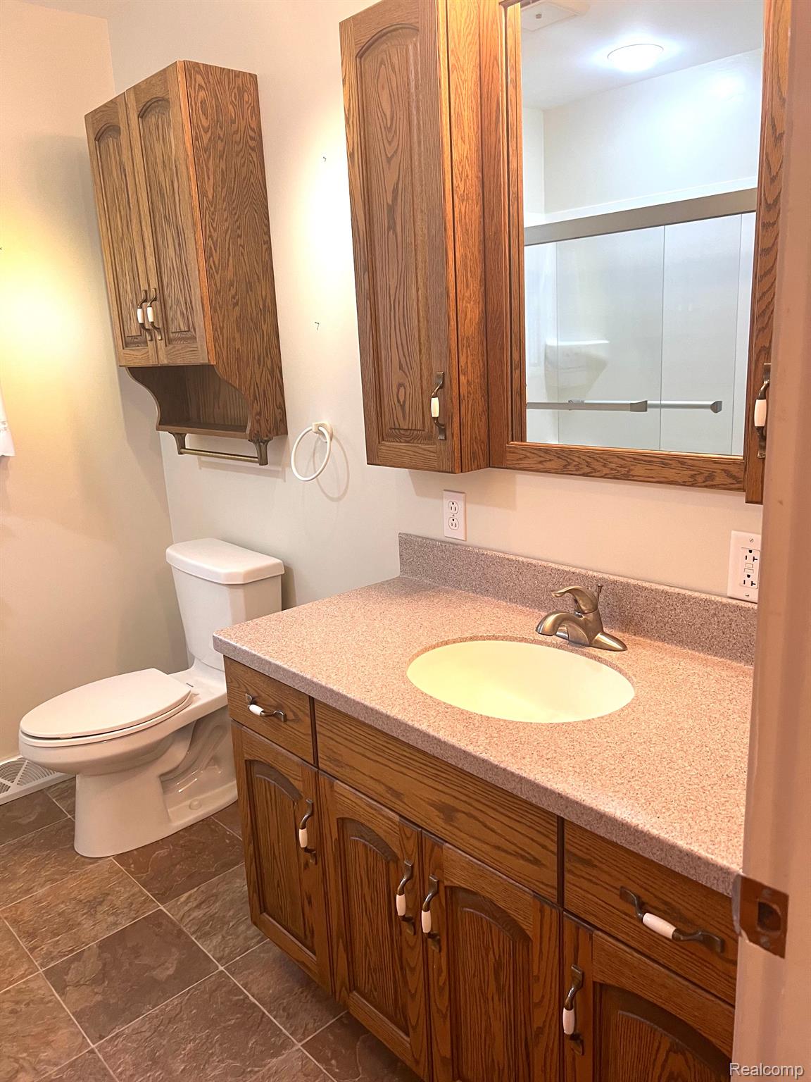 3741 Bordeau Road Standish, MI 48658 - Photo 24 of 35 Full hall bath