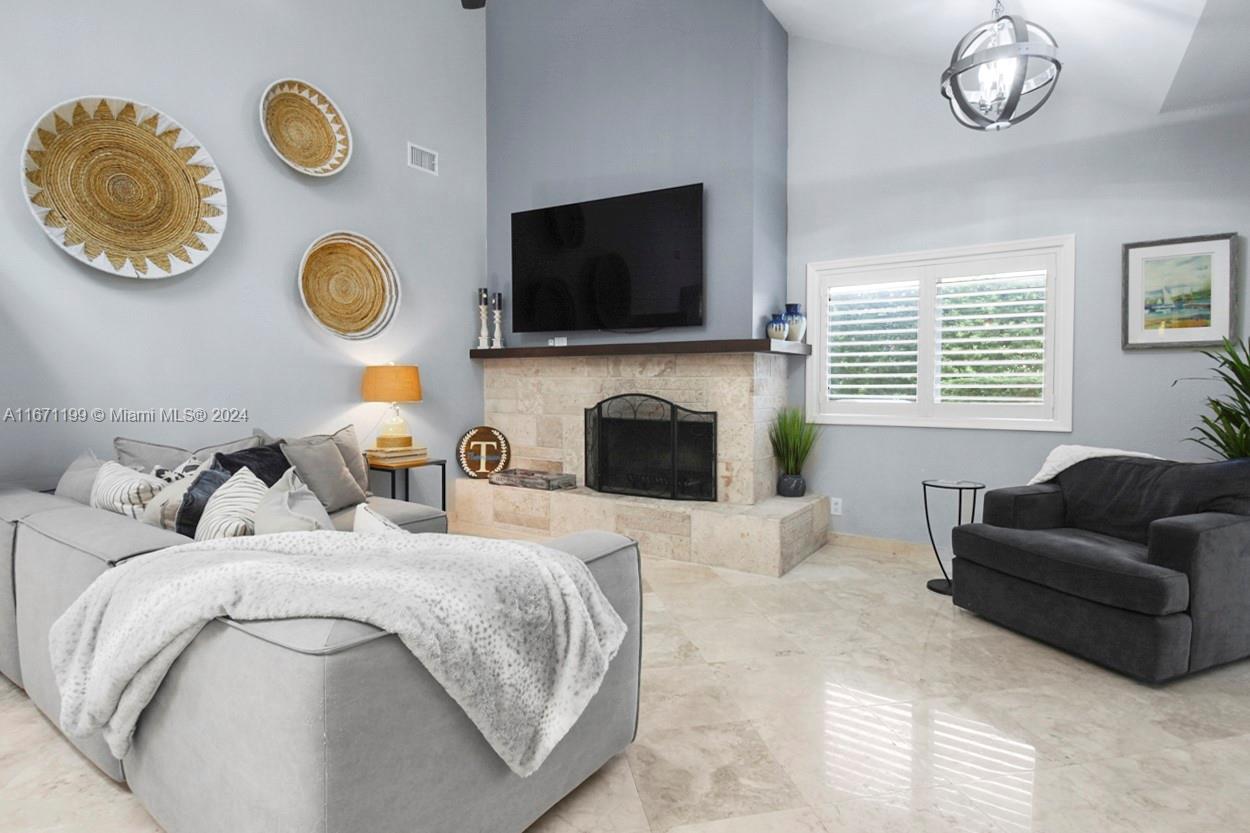 18660 Southeast River Ridge Road Jupiter, FL 33469 - Photo 9 of 48 Gallery Image 9