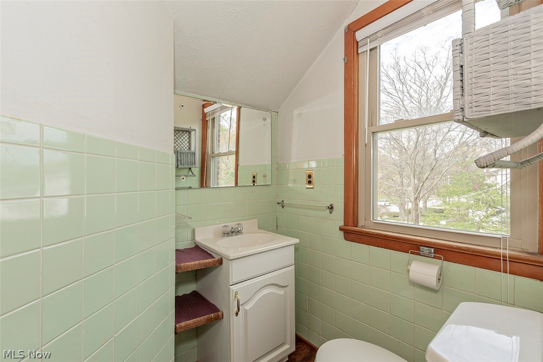 4633 Liberty Road Cleveland, OH 44121 - Photo 30 of 35