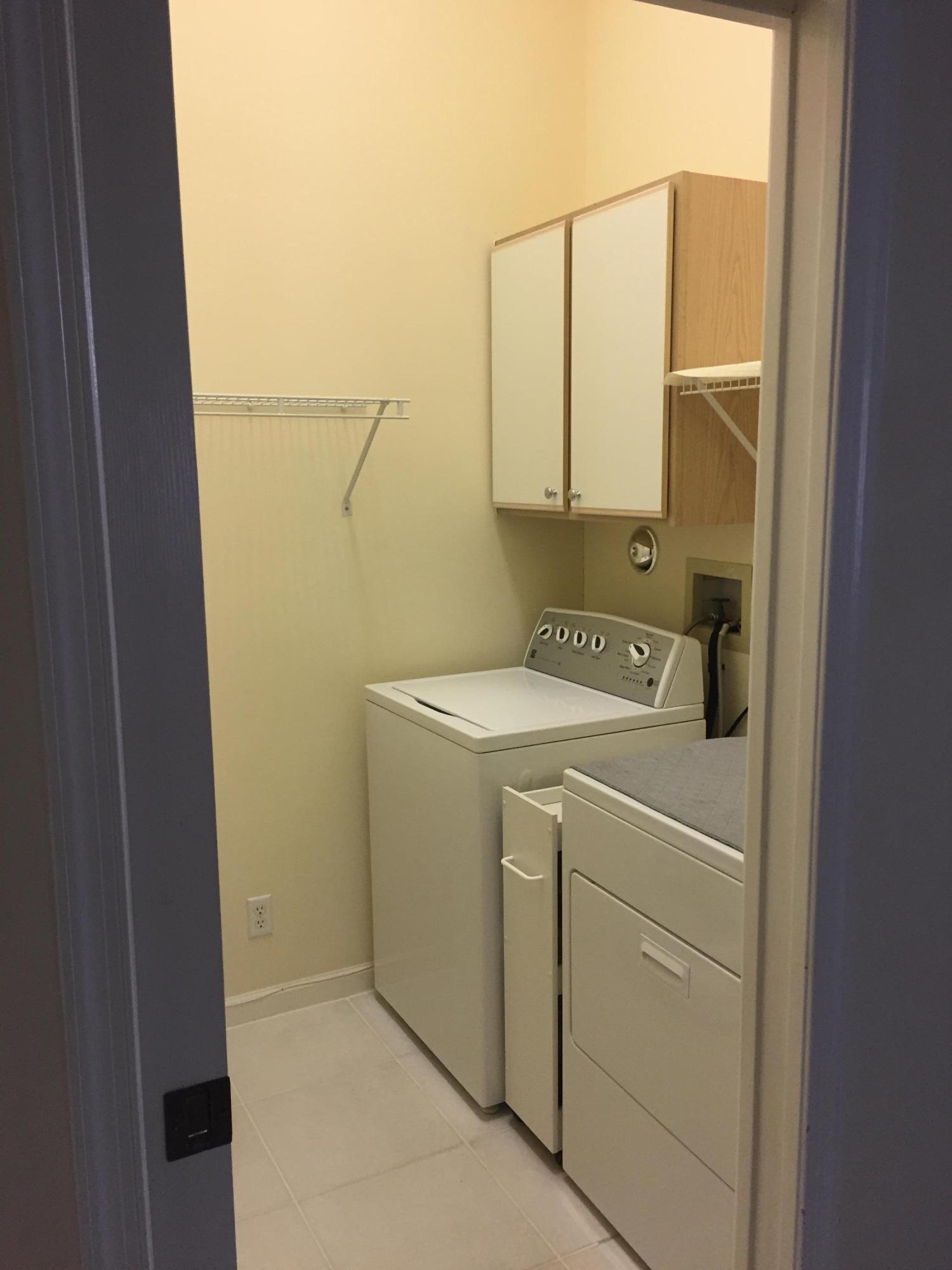 176 Cove Road Greenacres, FL 33413 - Photo 21 of 66 Laundry room