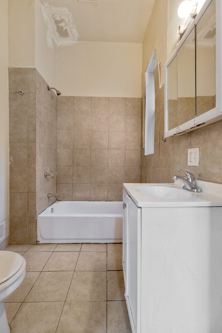 1640 South Pulaski Road Chicago, IL 60623 - Photo 10 of 24