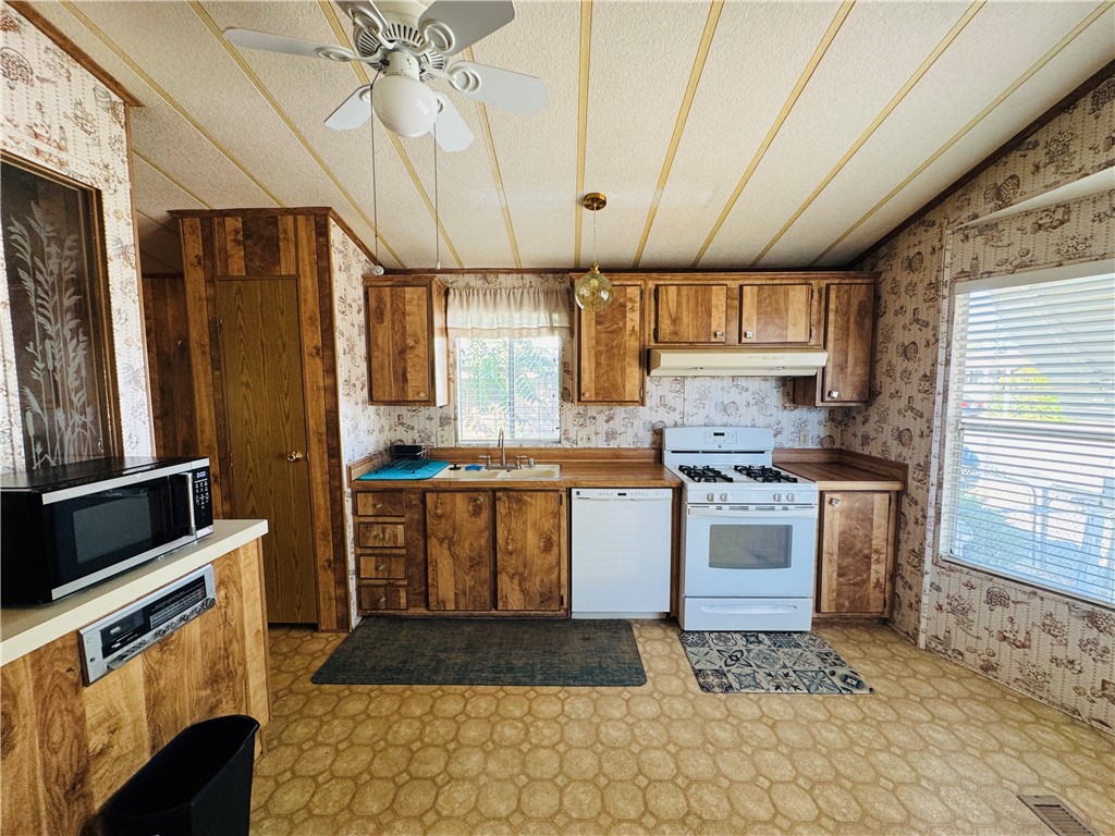 333 Dennison Road, Unit 6 Tehachapi, CA 93561 - Photo 11 of 27