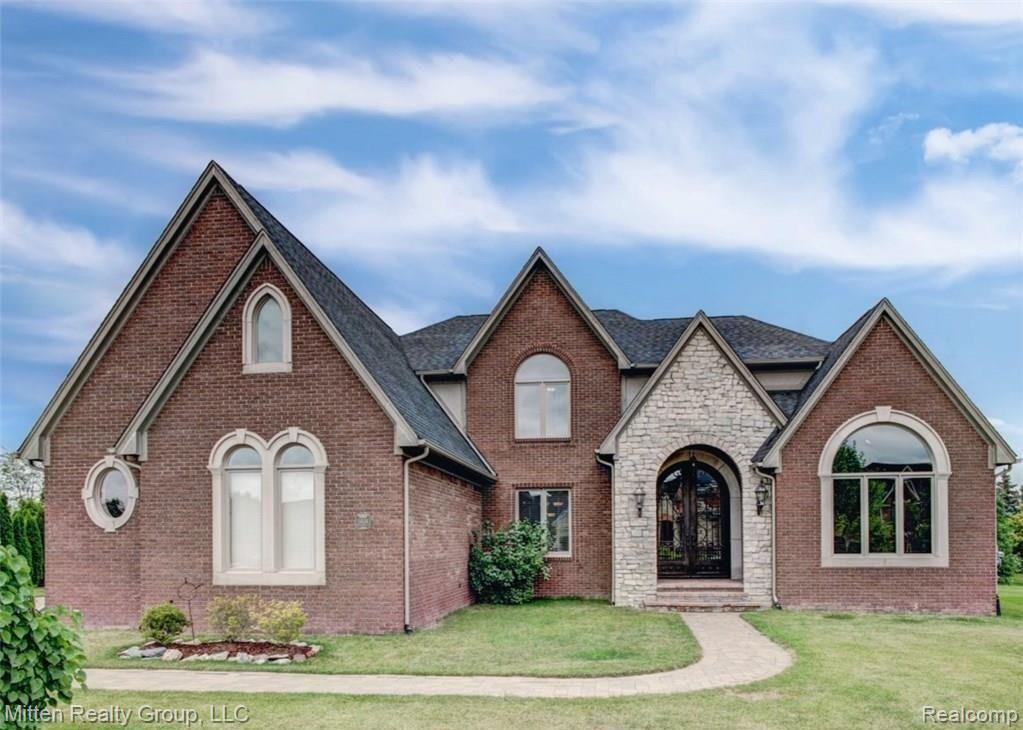 54134 Deer Ridge Court Rochester, MI 48307 - Photo 2 of 25
