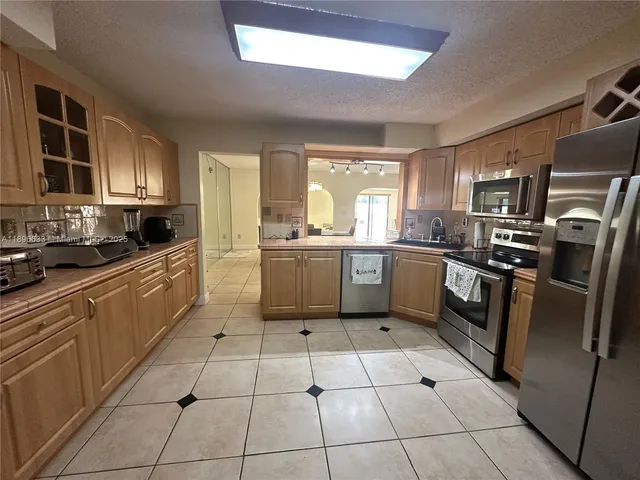$3,900 | 3730 Alcantara Avenue, Unit 69F, Doral, FL 33178