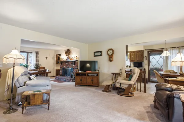$214,900 | 208 Water Street, Kansas, IL 61933
