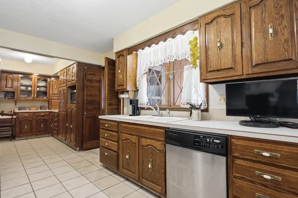 $214,900 | 208 Water Street, Kansas, IL 61933