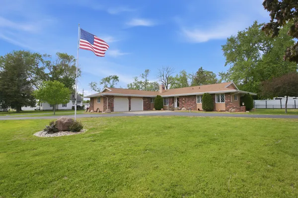 $214,900 | 208 Water Street, Kansas, IL 61933