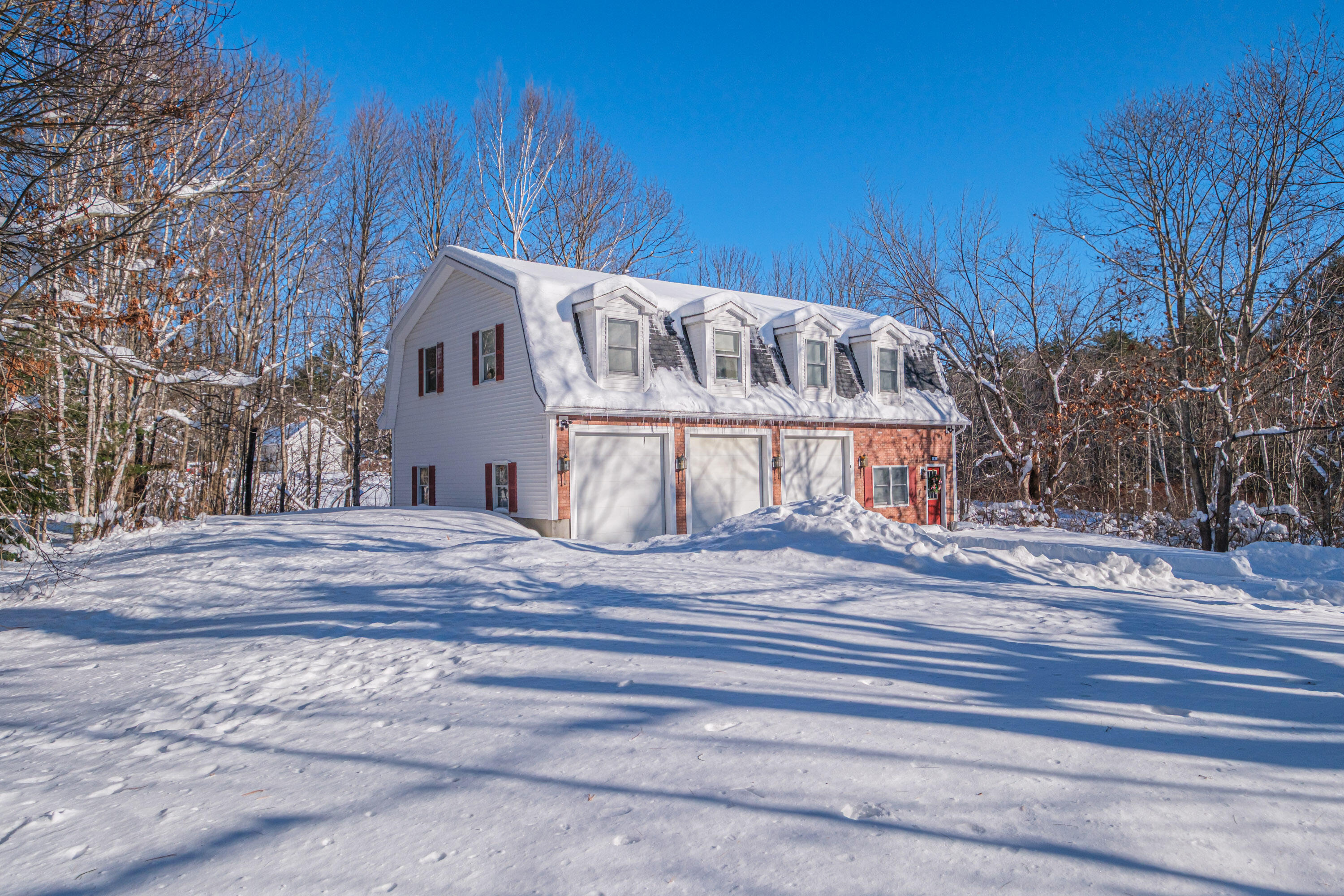 481 River Road Topsham, ME 04086 - Photo 4 of 59 20251226gp-60004