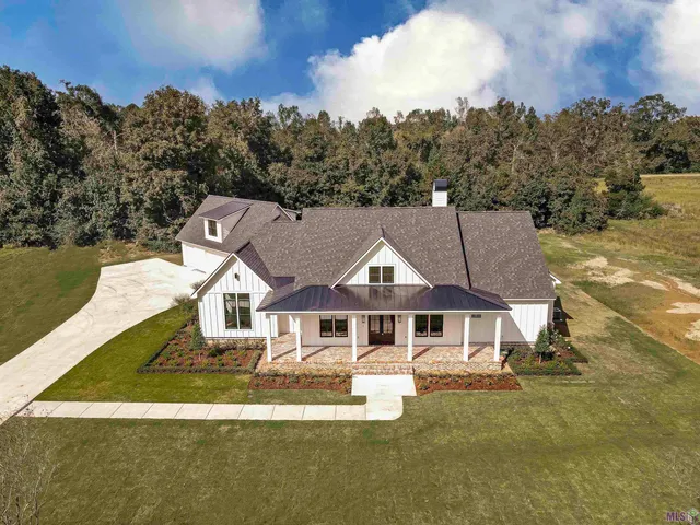 $1,275,000 | 15112 La Highway, St. Francisville, LA 70775