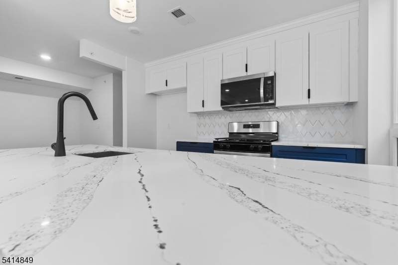 37 South 7th Street, Unit 2 Newark, NJ 07107 - Photo 15 of 40