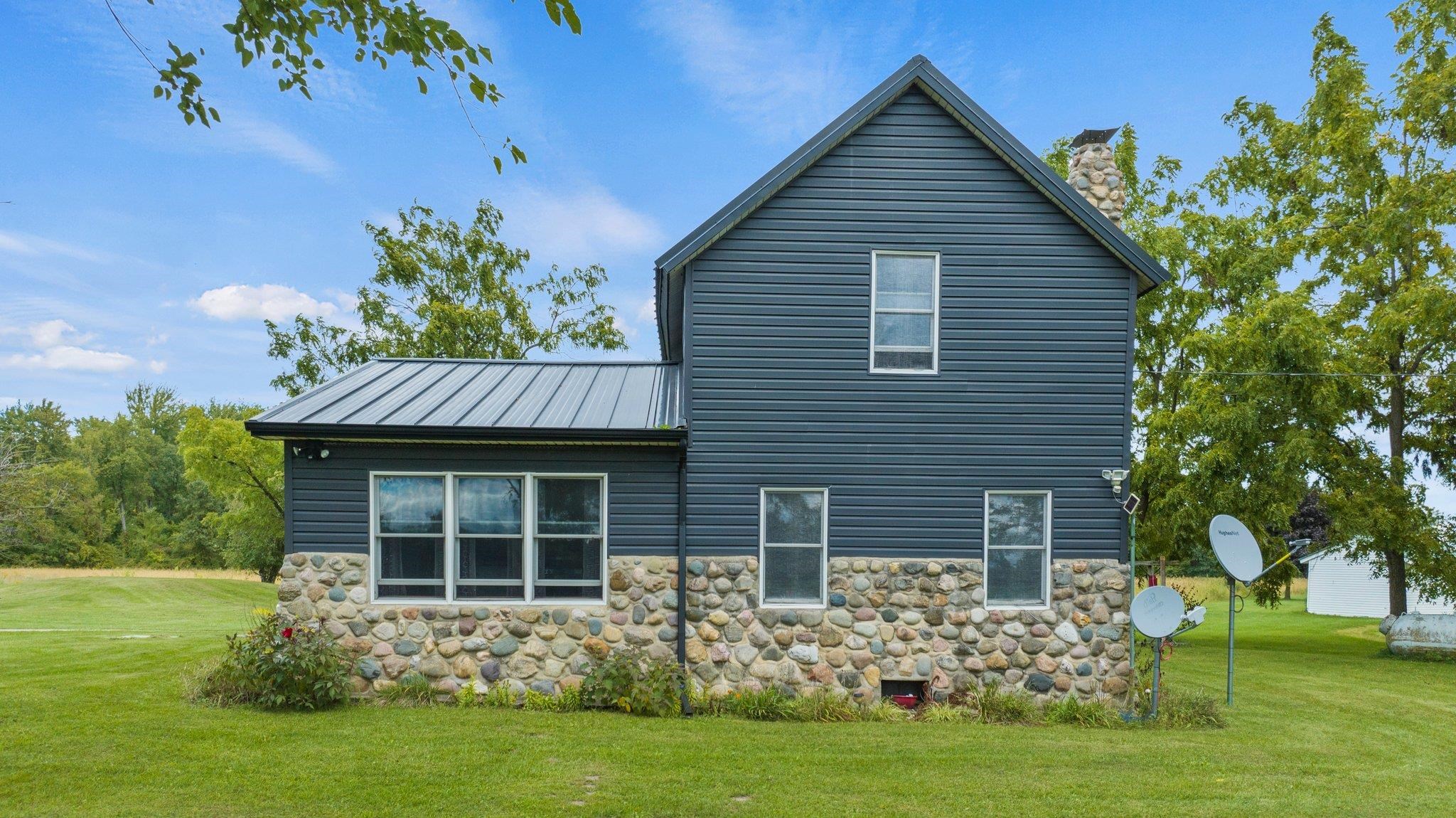 4990 East Ray Clark Road Fremont, IN 46737 - Photo 2 of 35