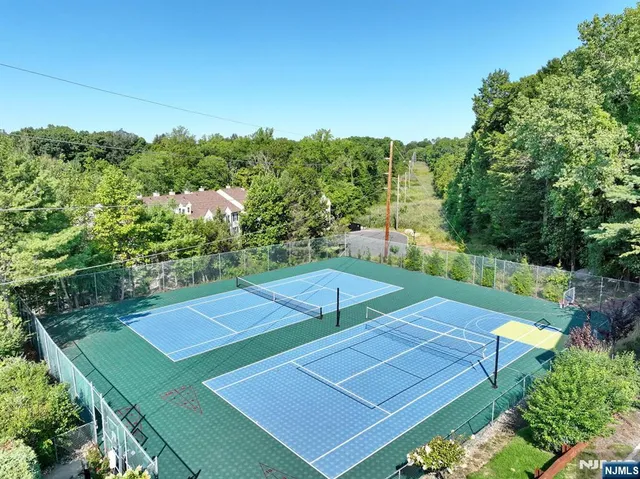 $599,900 | 121 Surrey Court, Ramsey, NJ 07446