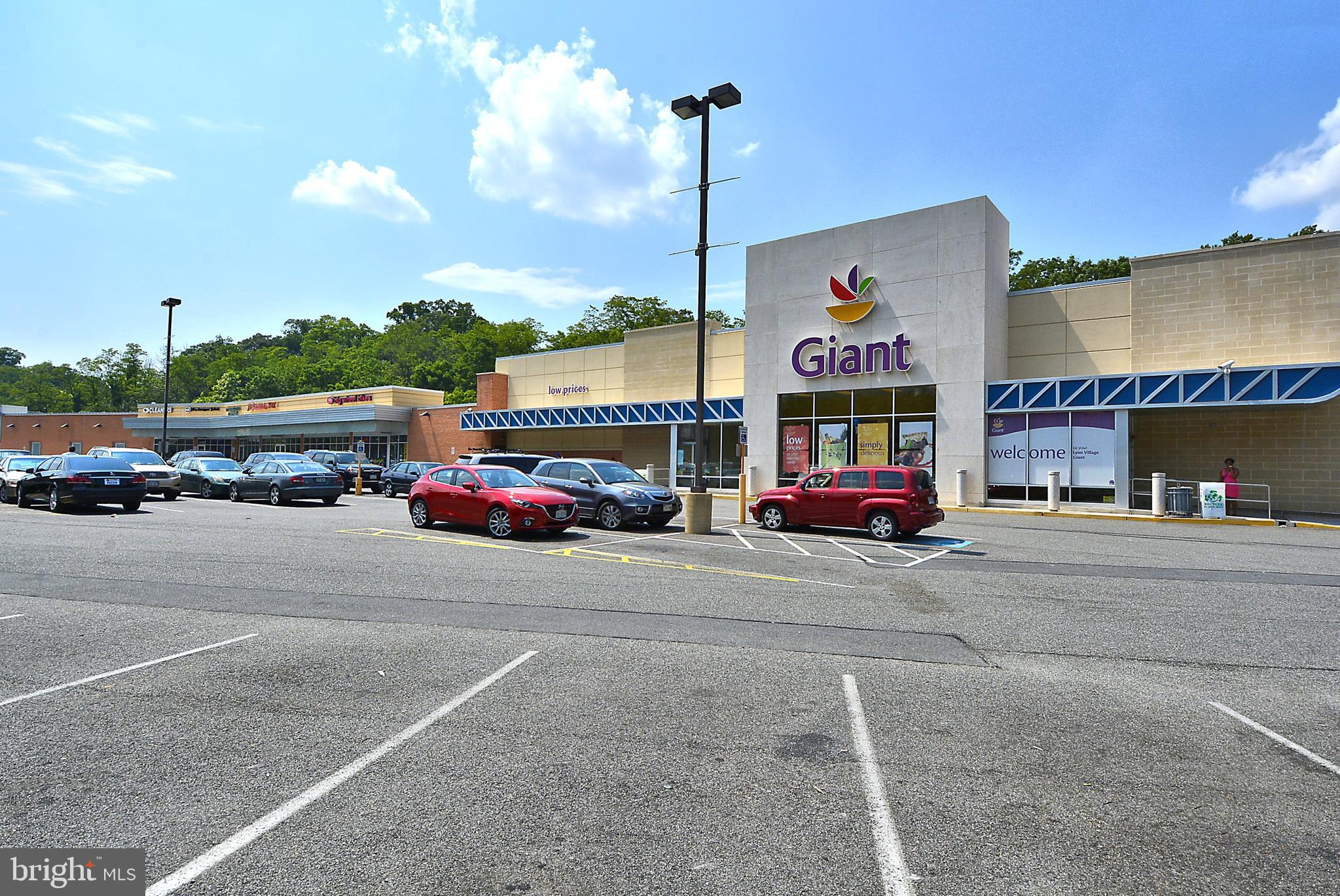 3227 20th Road North Arlington, VA 22207 - Photo 42 of 48 Lyon Village Shopping