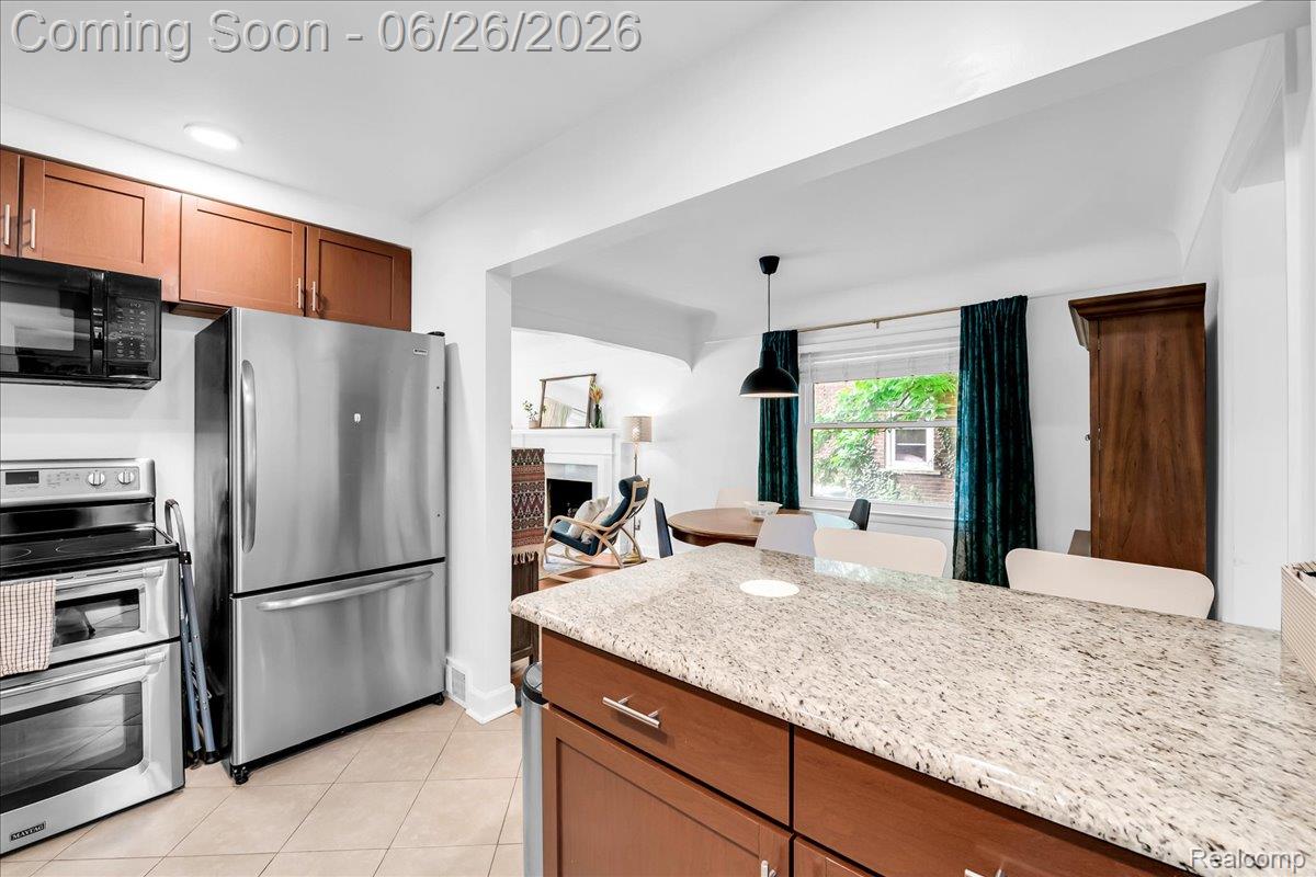 1179 Hampton Road Grosse Pointe, MI 48236 - Photo 11 of 37 13-1179 Hampton Rd_12.jpg