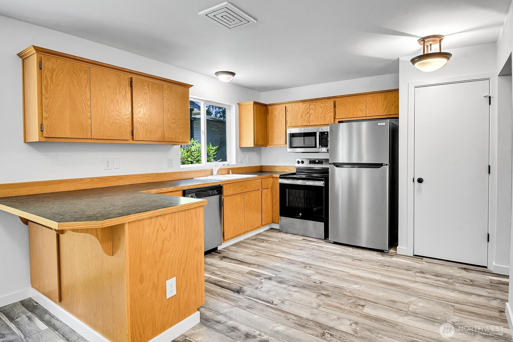 3115 York Road Everett, WA 98204 - Photo 8 of 20 Gallery Image 8