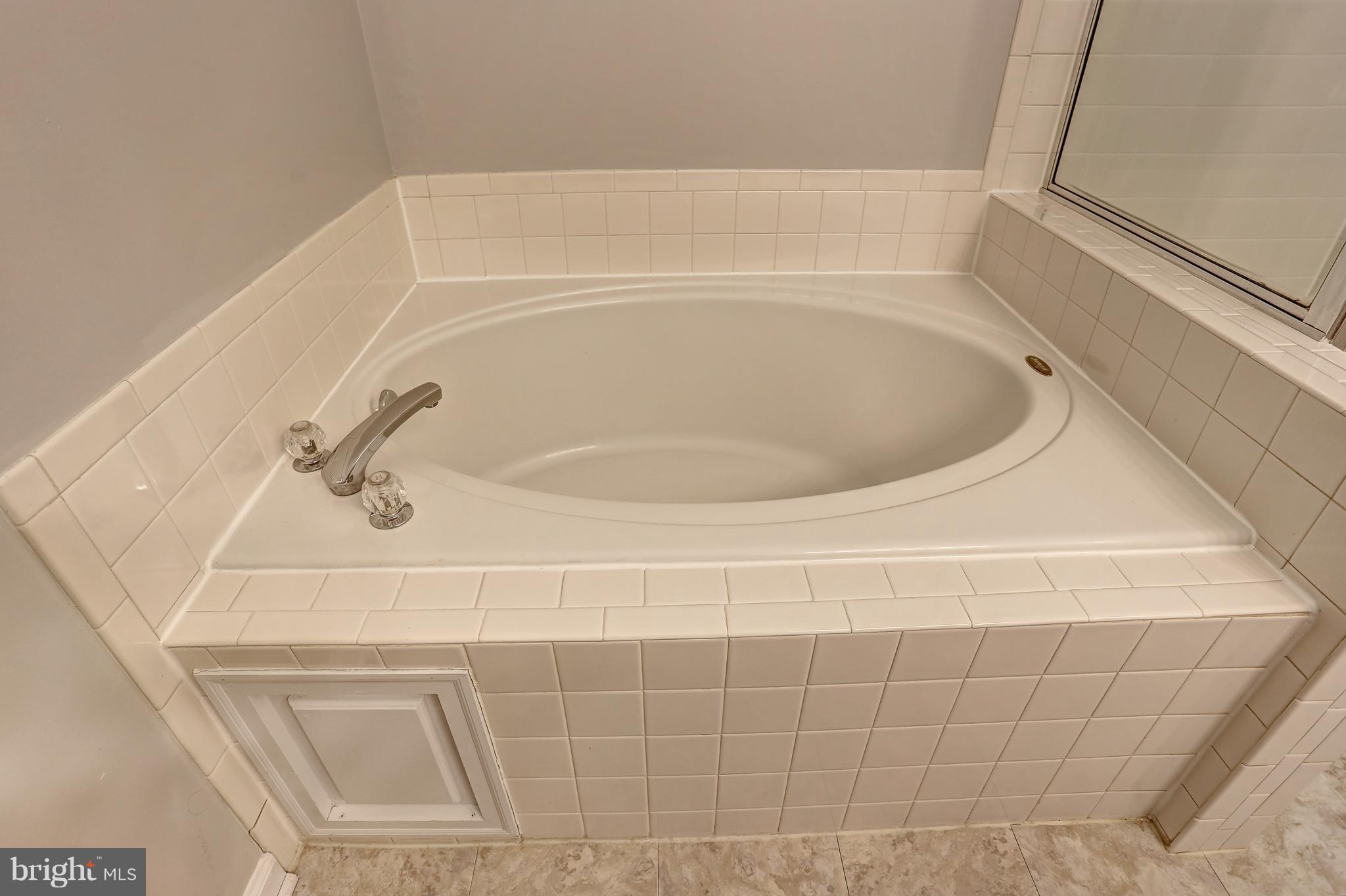 2484 Warm Spring Way Odenton, MD 21113 - Photo 22 of 40 Soaking tub in master bath