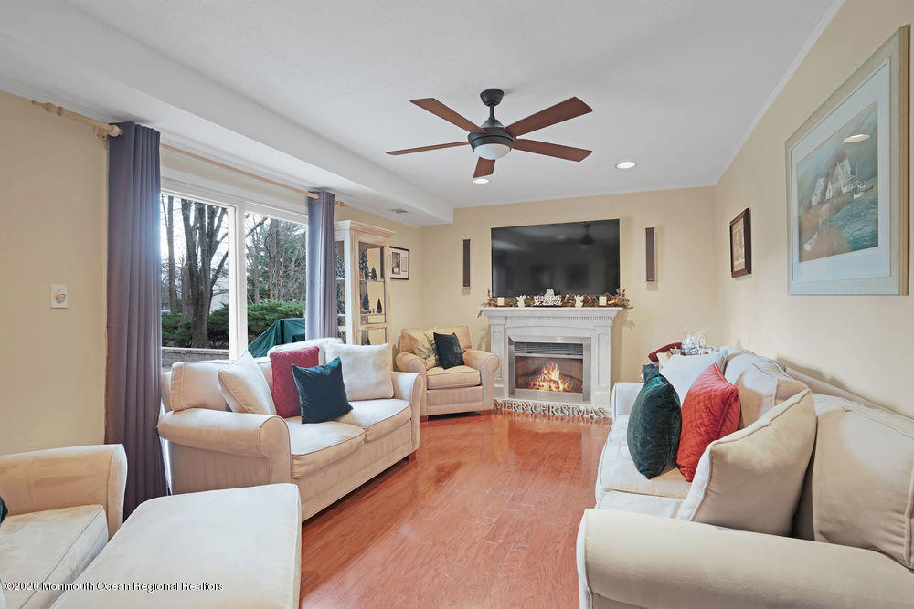 124 Stillwells Corner Road Freehold, NJ 07728 - Photo 20 of 41 015_dsc02940
