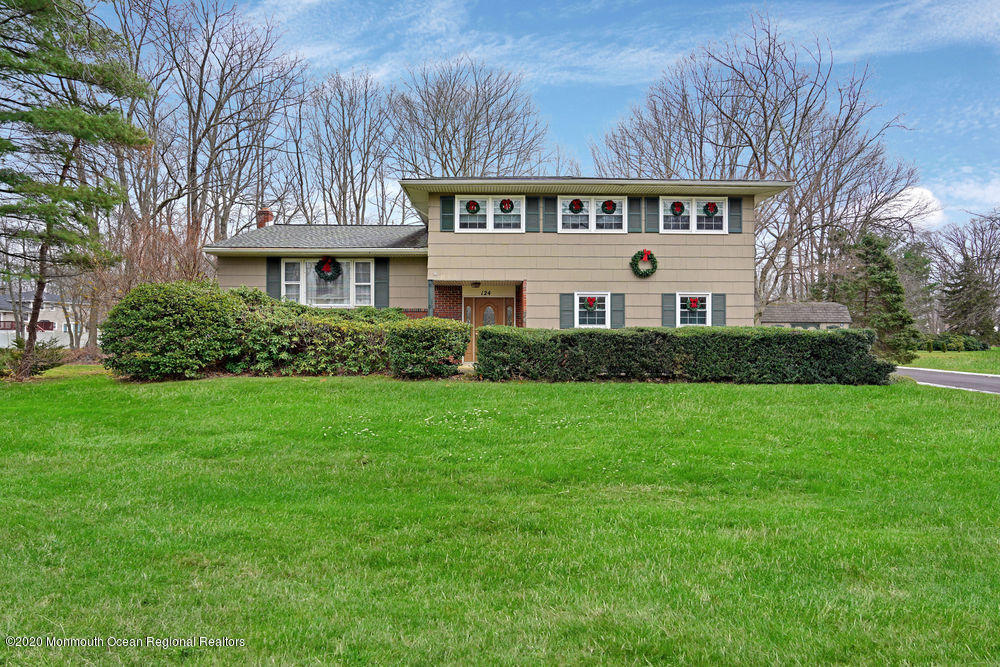 124 Stillwells Corner Road Freehold, NJ 07728 - Photo 3 of 41 006_dsc03066-dsc03070_1