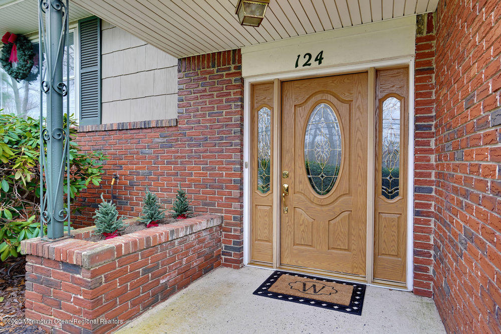 124 Stillwells Corner Road Freehold, NJ 07728 - Photo 4 of 41 011_dsc03076-dsc03080