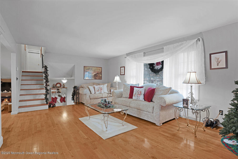 124 Stillwells Corner Road Freehold, NJ 07728 - Photo 8 of 41 021_dsc02970