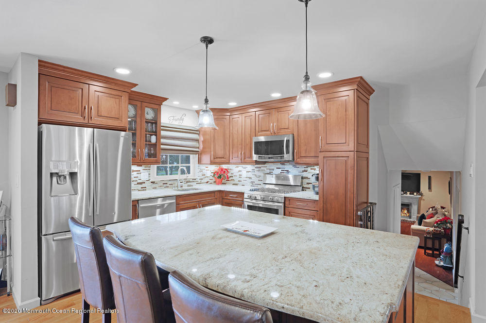 124 Stillwells Corner Road Freehold, NJ 07728 - Photo 9 of 41 028_dsc03005