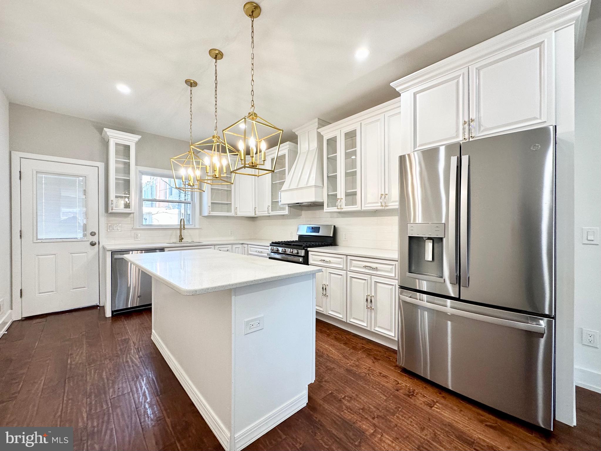 2635 Tasker Street Philadelphia, PA 19145 - Photo 19 of 58