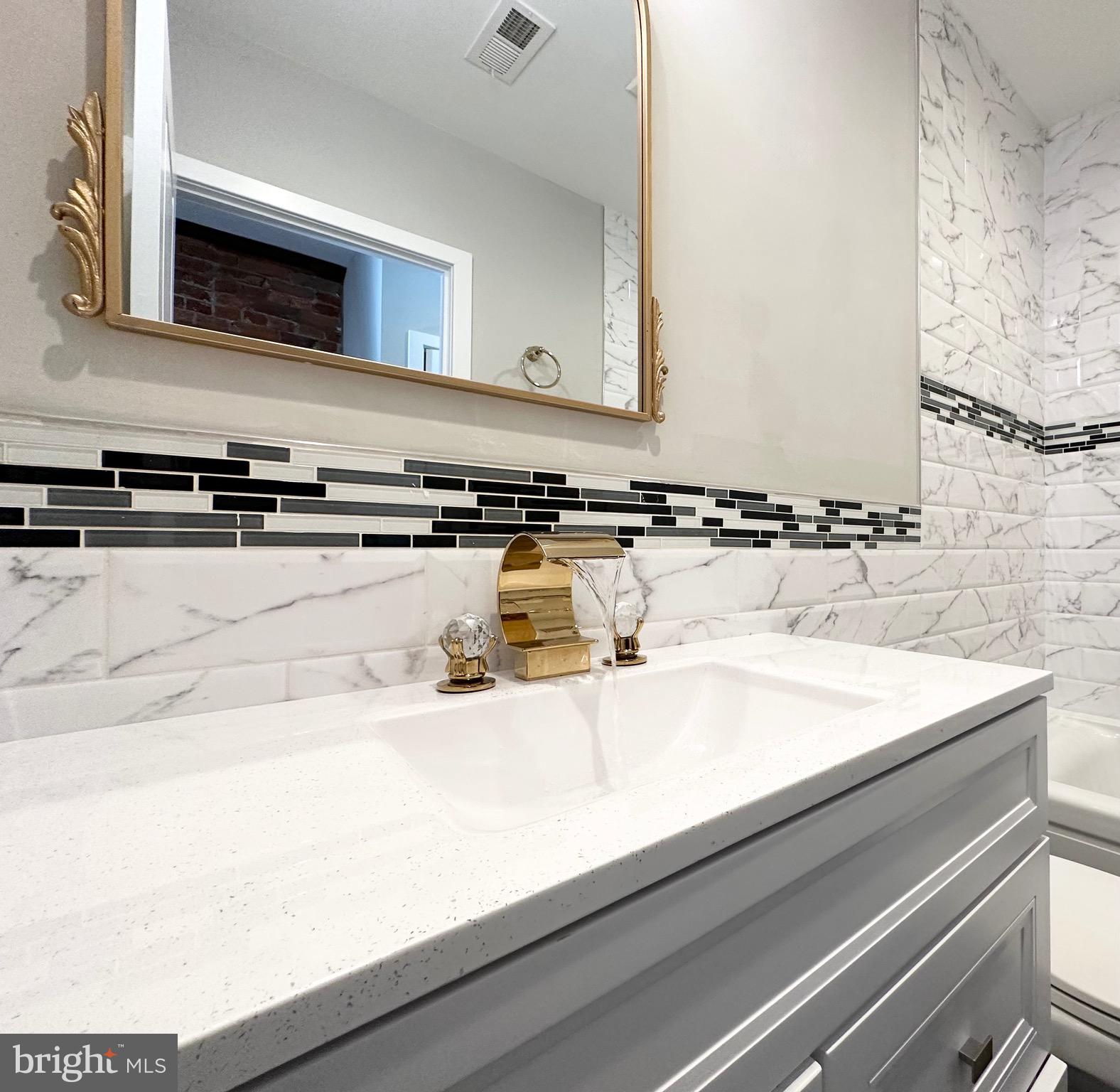 2635 Tasker Street Philadelphia, PA 19145 - Photo 39 of 58