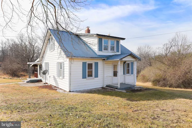 $275,000 | 12725 Winchester Grade Road, Berkeley Springs, WV 25411