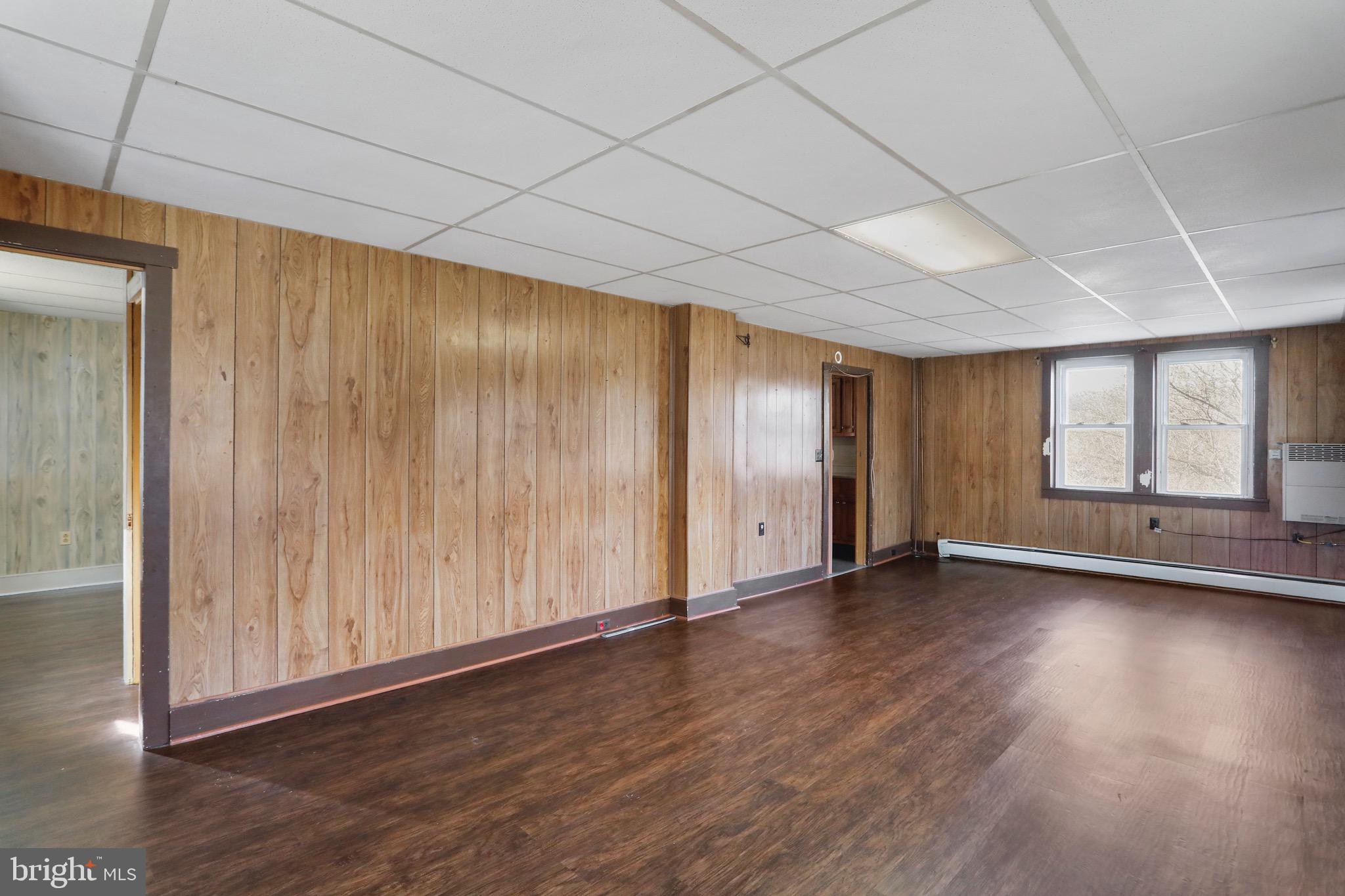 12725 Winchester Grade Road Berkeley Springs, WV 25411 - Photo 5 of 26