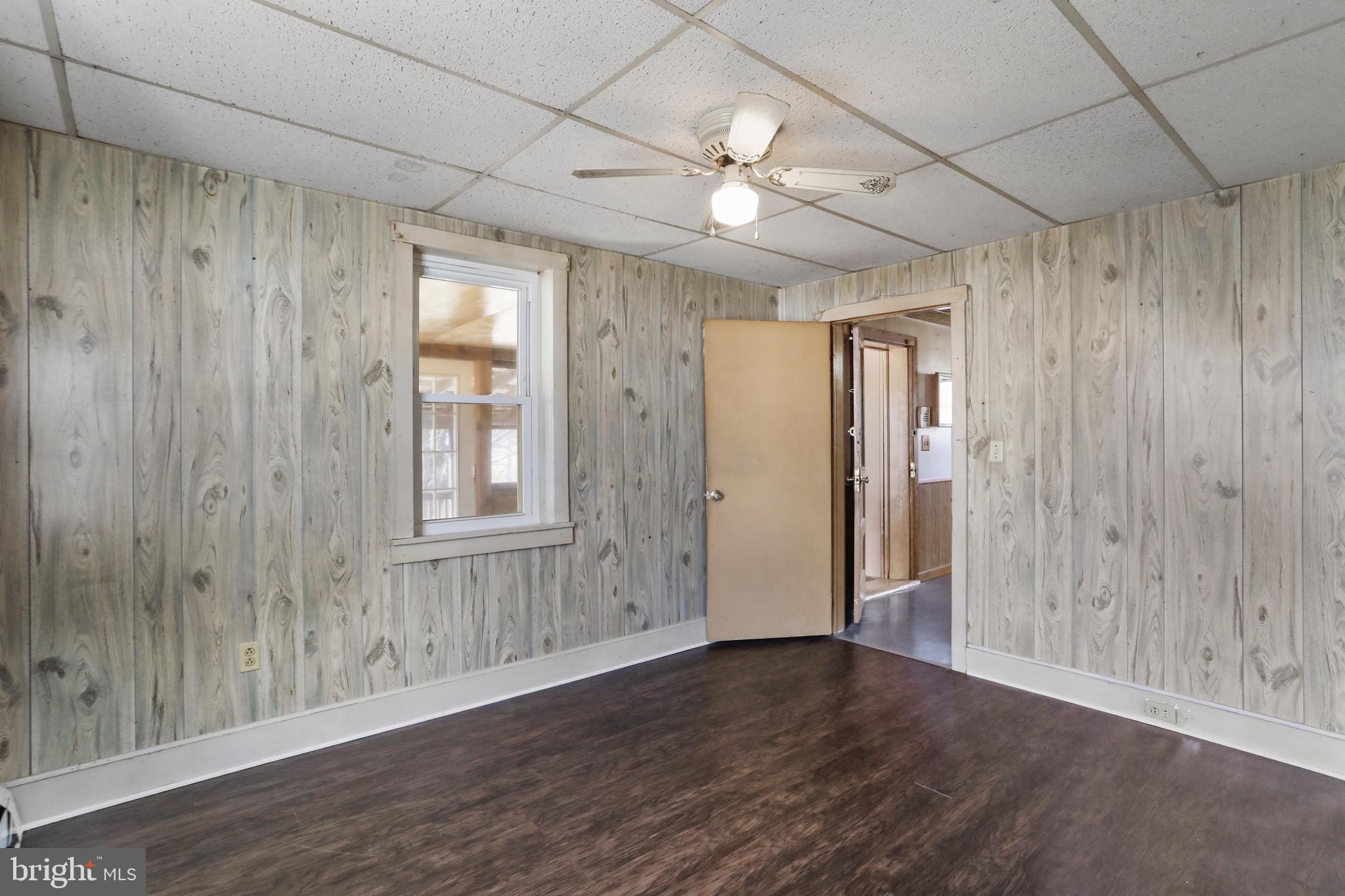 12725 Winchester Grade Road Berkeley Springs, WV 25411 - Photo 6 of 26