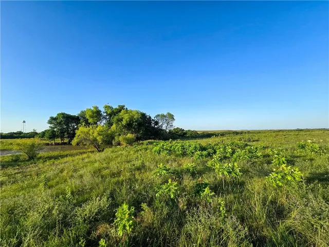$400,500 | 57 Highway 57, Junction City, KS 66441